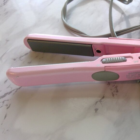 Nano Titanium by Babyliss Pro 1/2" Ceramic Straightening Iron - Travel Size! - Picture 10 of 12